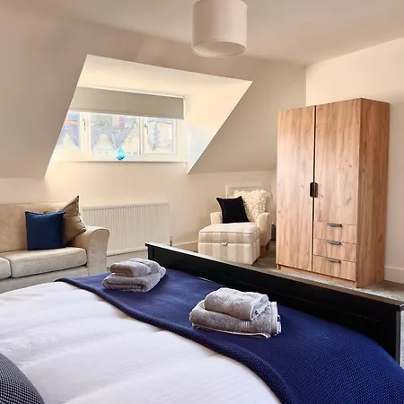 Stylish 2 Bedroom In Oakwood, * Leeds (West Yorkshire)