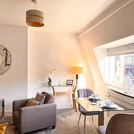 Stylish 2 Bedroom In Oakwood, Apartment Leeds (West Yorkshire)